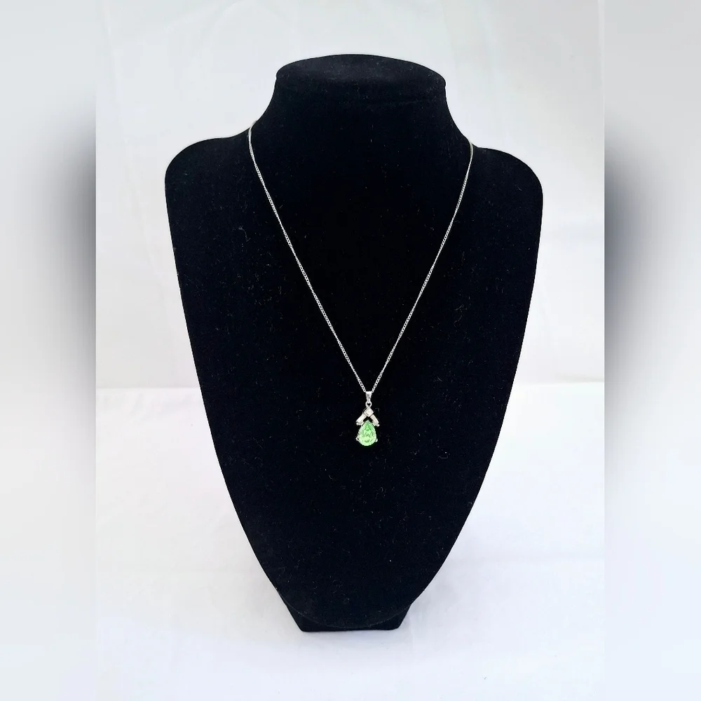 Vintage Trifari Necklace - Picture 3 of 12